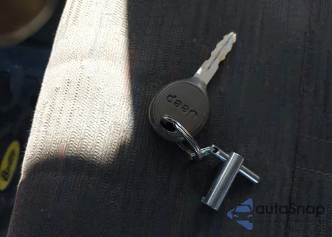 2004 Jeep Wrangler Rubicon z USA, uszkodzony, nr VIN 1J4FA69S34P778038